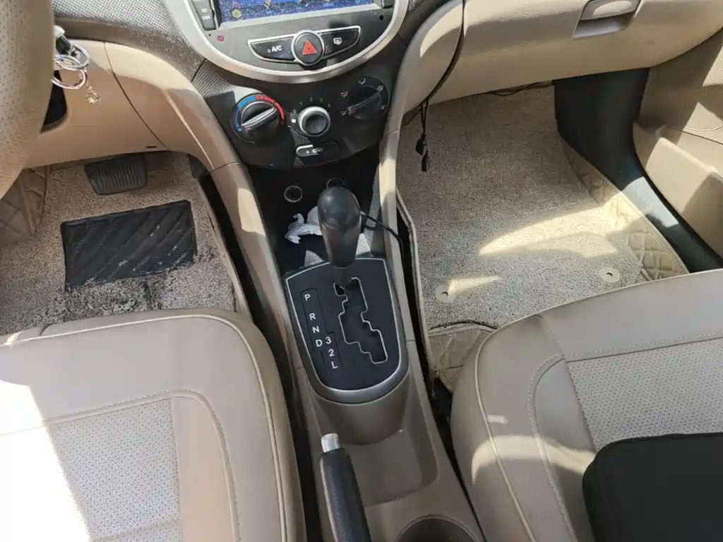 Hyundai Verna — миниатюра 14