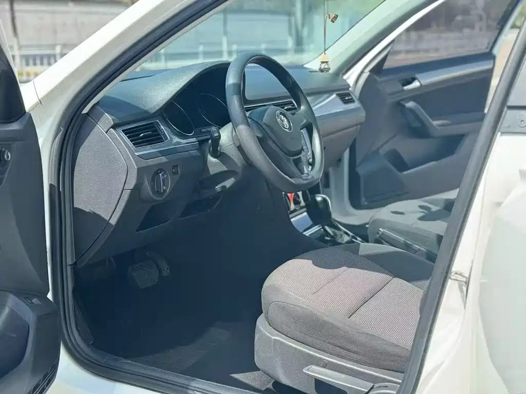 Volkswagen Bora — миниатюра 4