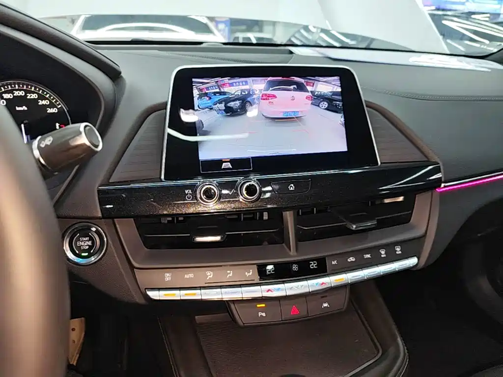 Cadillac CT4 — миниатюра 13