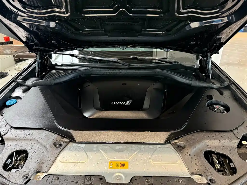 BMW iX3 — миниатюра 11