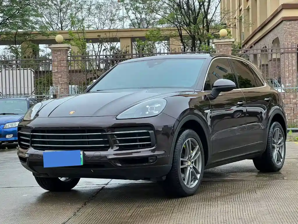 Porsche Cayenne Hybrid 2021