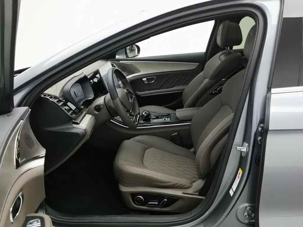 BYD Han — миниатюра 10