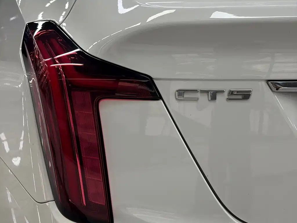 Cadillac CT5 — миниатюра 4