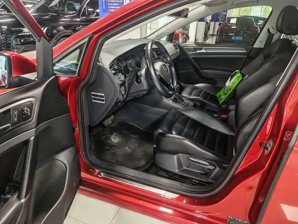 Volkswagen Golf — миниатюра 10