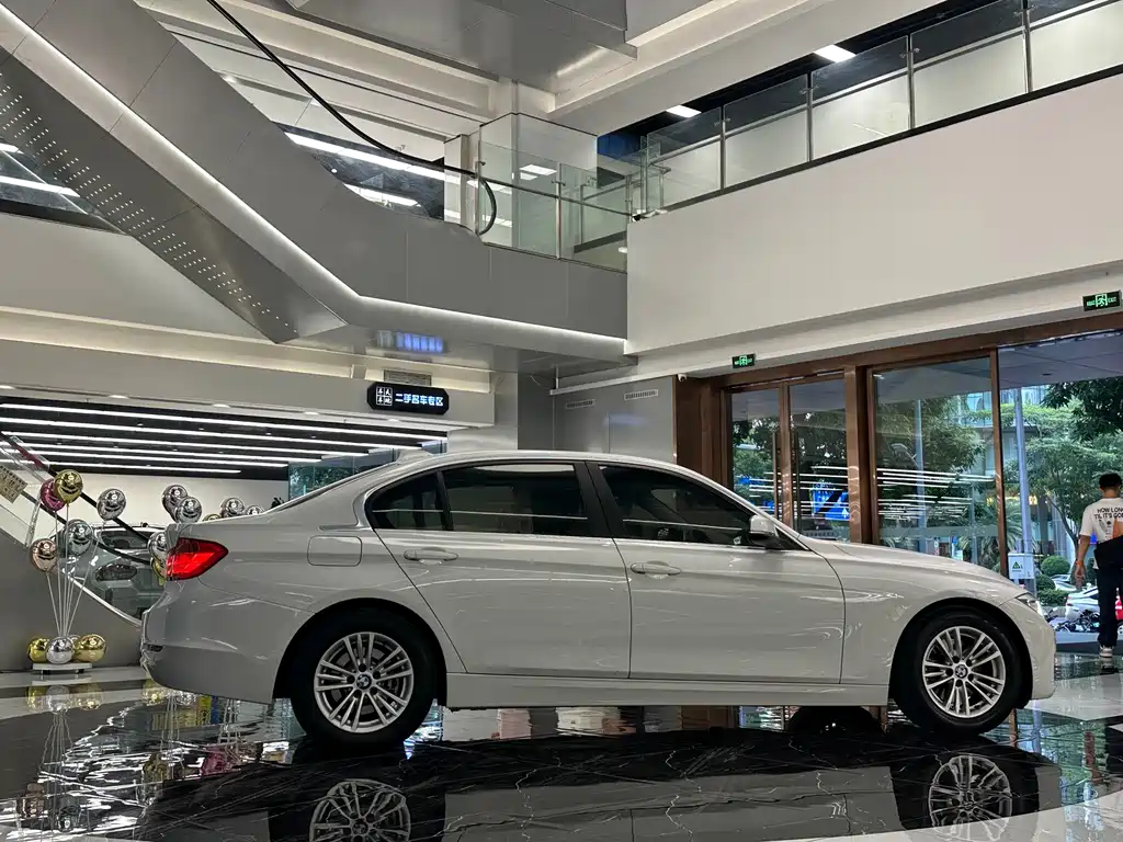 BMW 3 Series — миниатюра 8