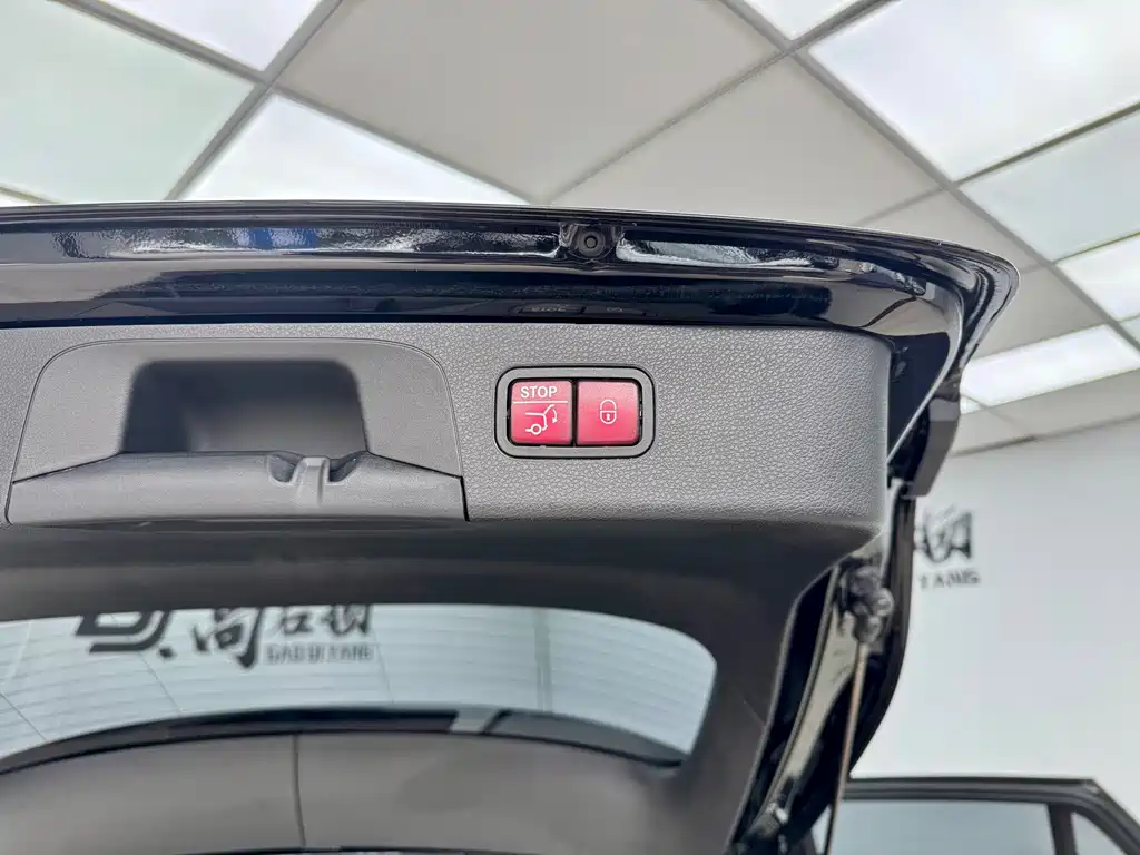 Mercedes-Benz GLC — миниатюра 23