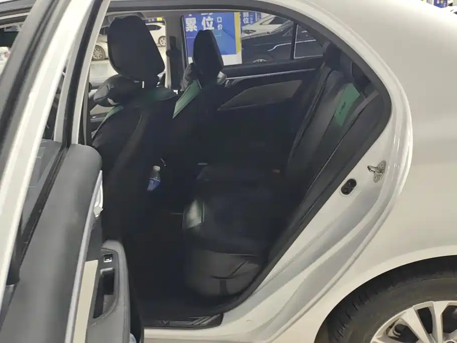 Geely Vision — миниатюра 11