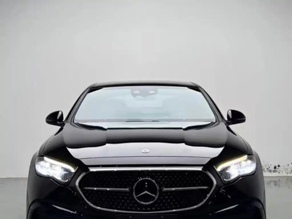 Mercedes-Benz E-Class — миниатюра 2