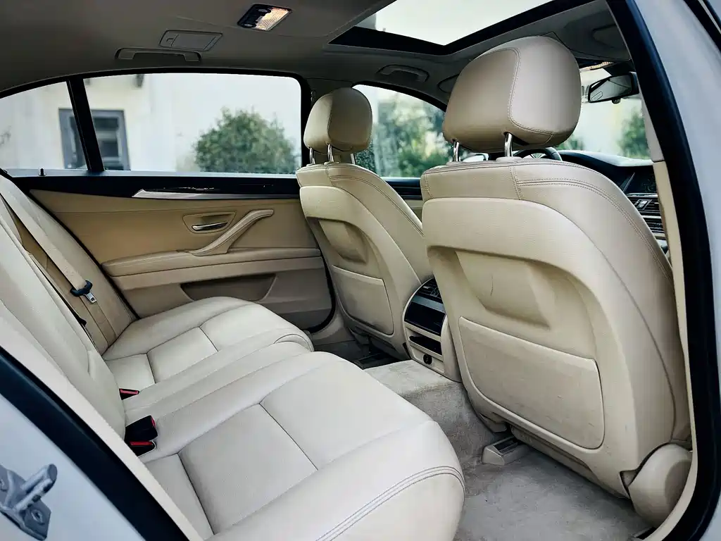 BMW 5 Series — миниатюра 16