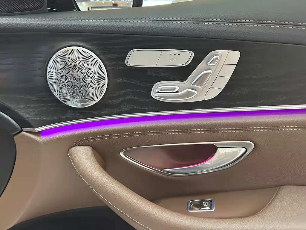Mercedes-Benz E-Class — миниатюра 13