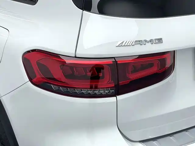 Mercedes-Benz GLB AMG — миниатюра 20