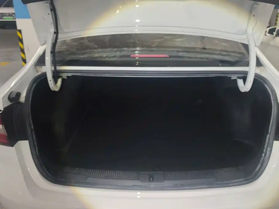 Roewe i5 — миниатюра 4