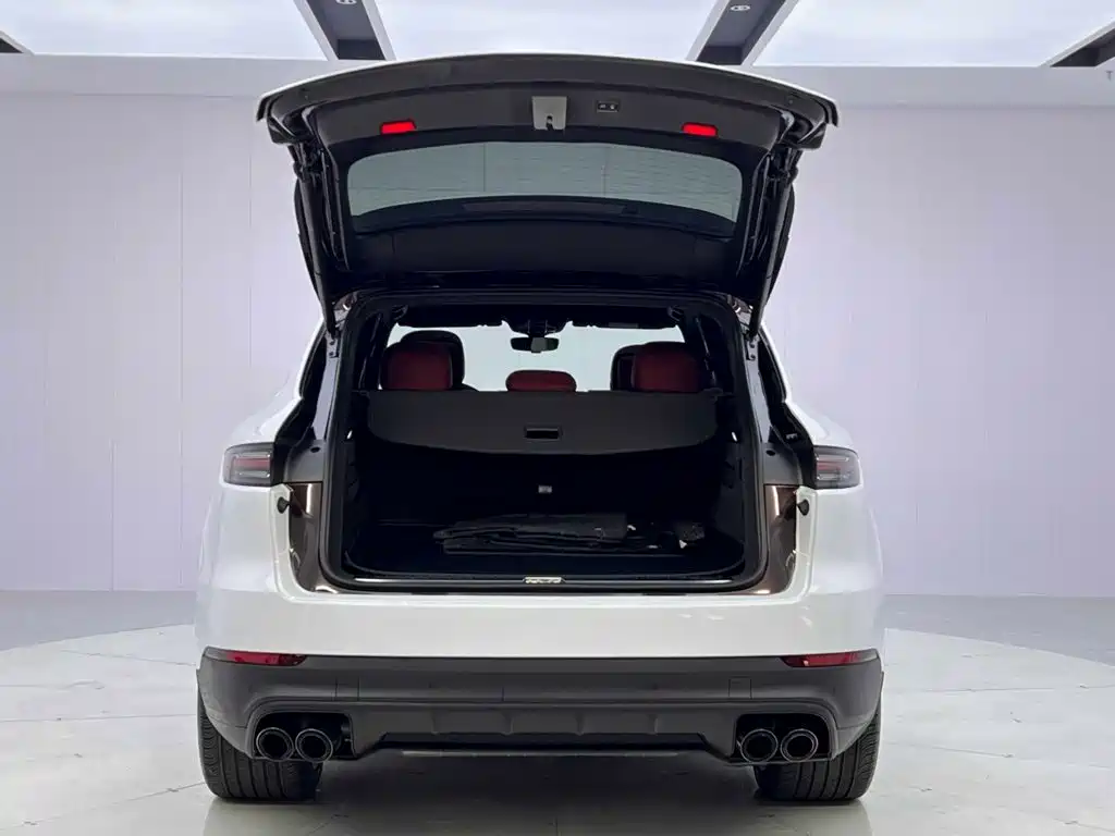 Porsche Cayenne Hybrid — миниатюра 9