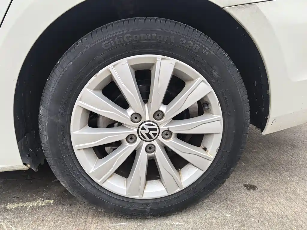 Volkswagen Sagitar — миниатюра 16