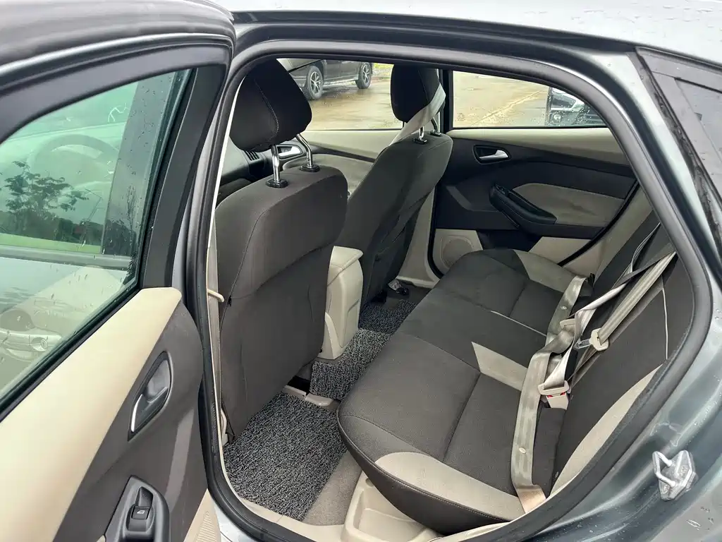 Ford Focus 2012 1.6L AT Comfort