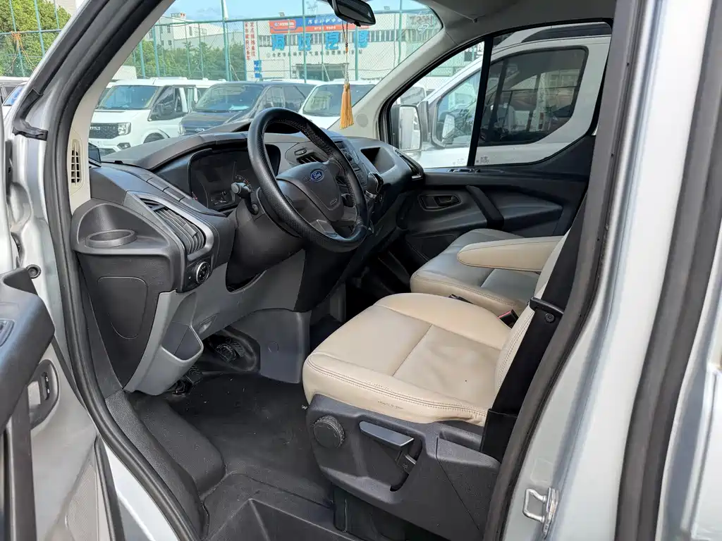 Ford Transit — миниатюра 5