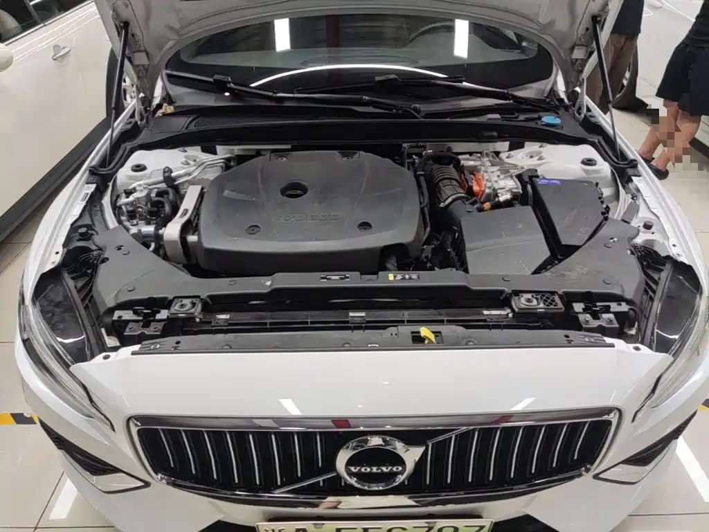 Volvo S60 PHEV — миниатюра 20