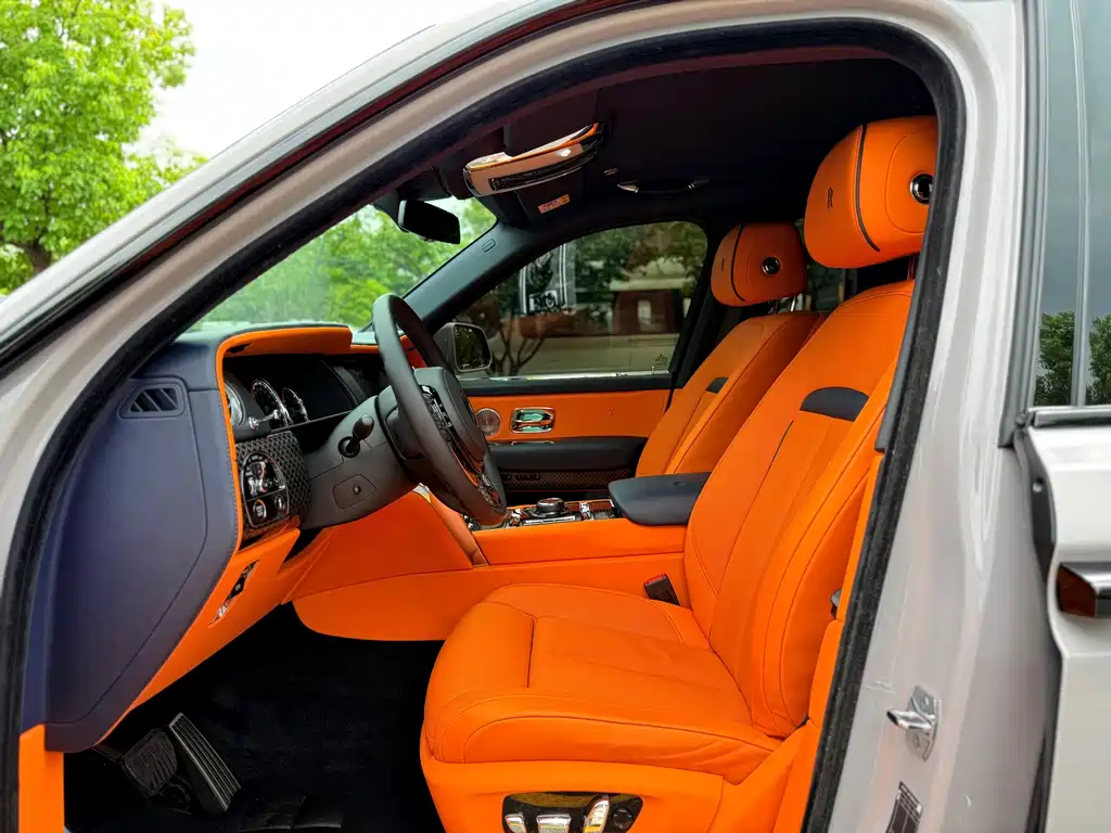 Rolls-Royce Cullinan — миниатюра 8