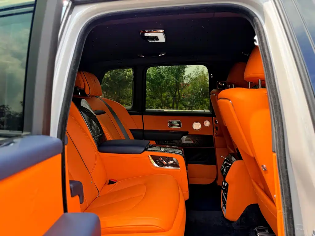 Rolls-Royce Cullinan — миниатюра 22