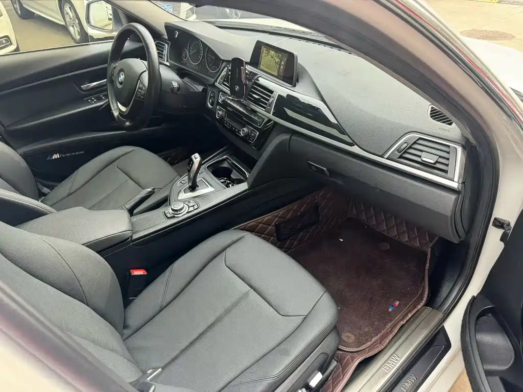 BMW 3 Series — миниатюра 8
