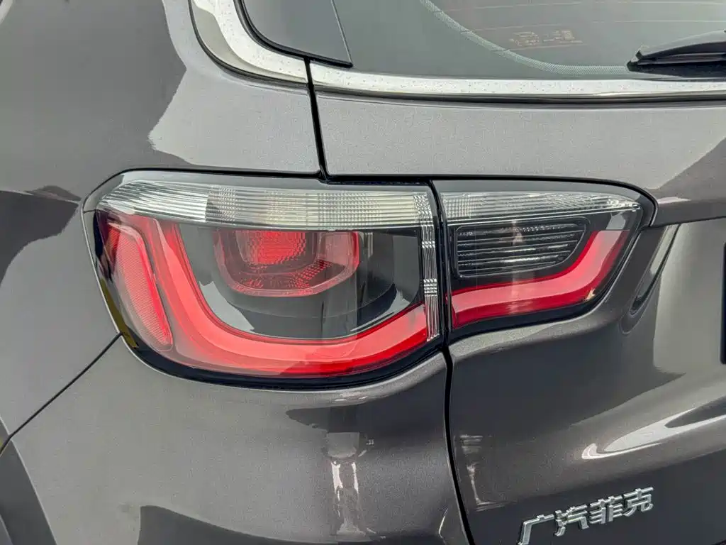 Jeep Compass — миниатюра 21
