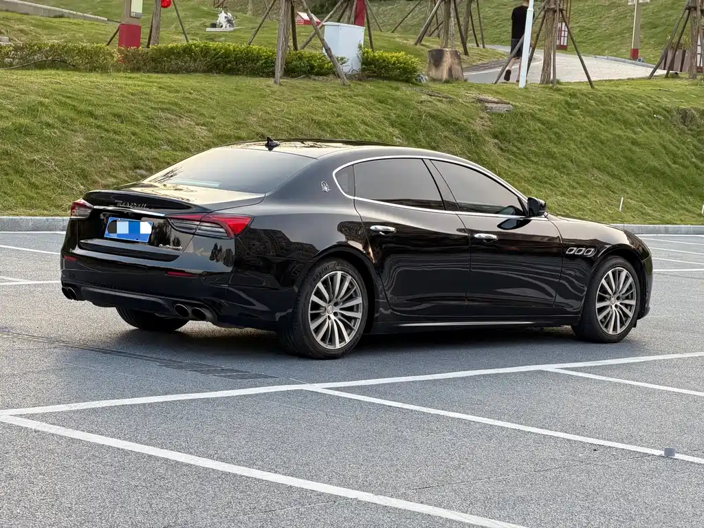 Maserati Quattroporte — миниатюра 4