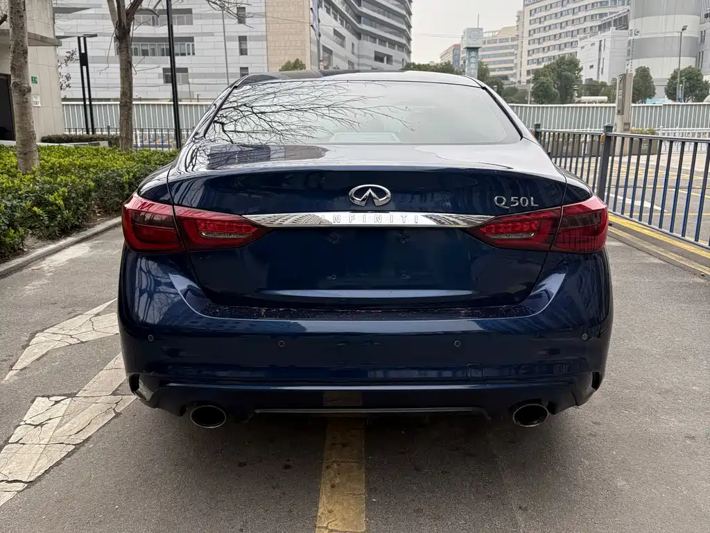 INFINITI Q50L