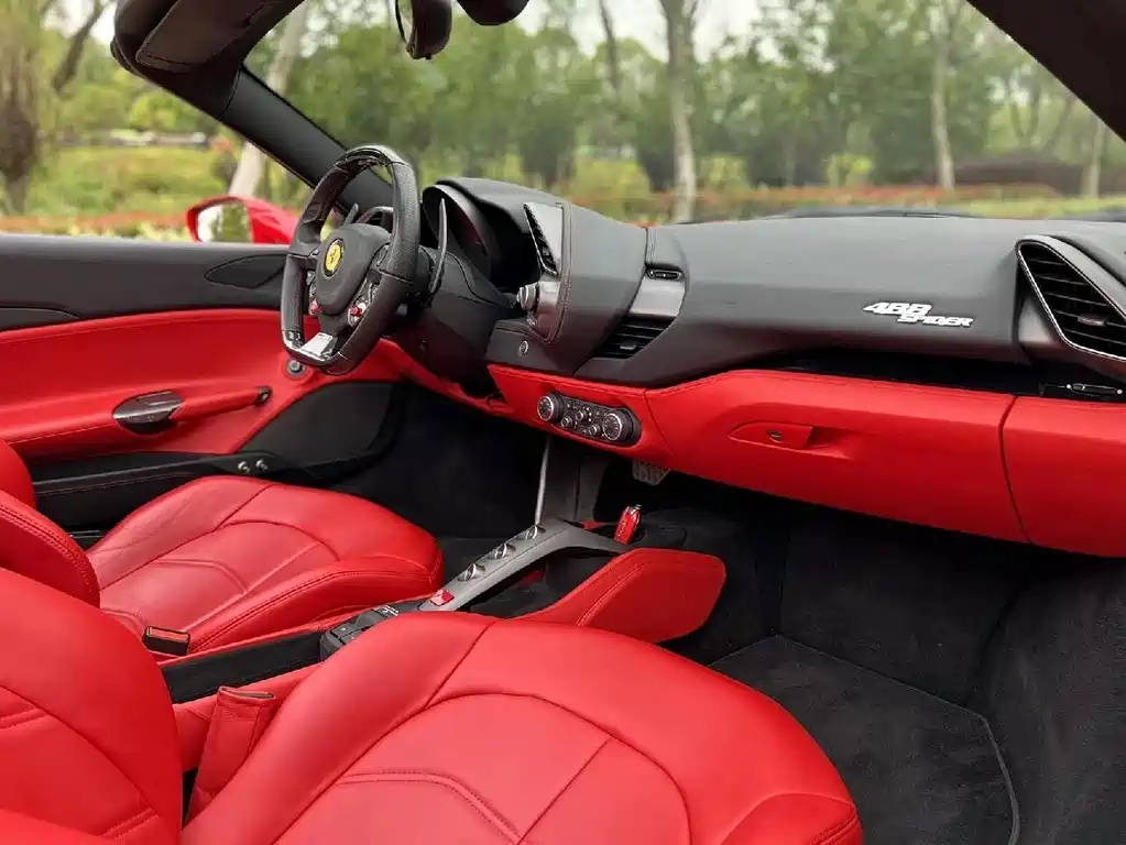 Ferrari 488 — миниатюра 5