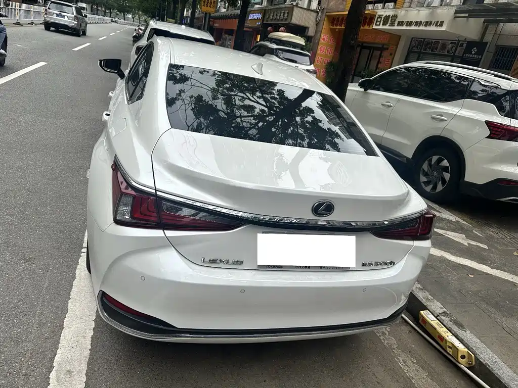 Lexus ES — миниатюра 4