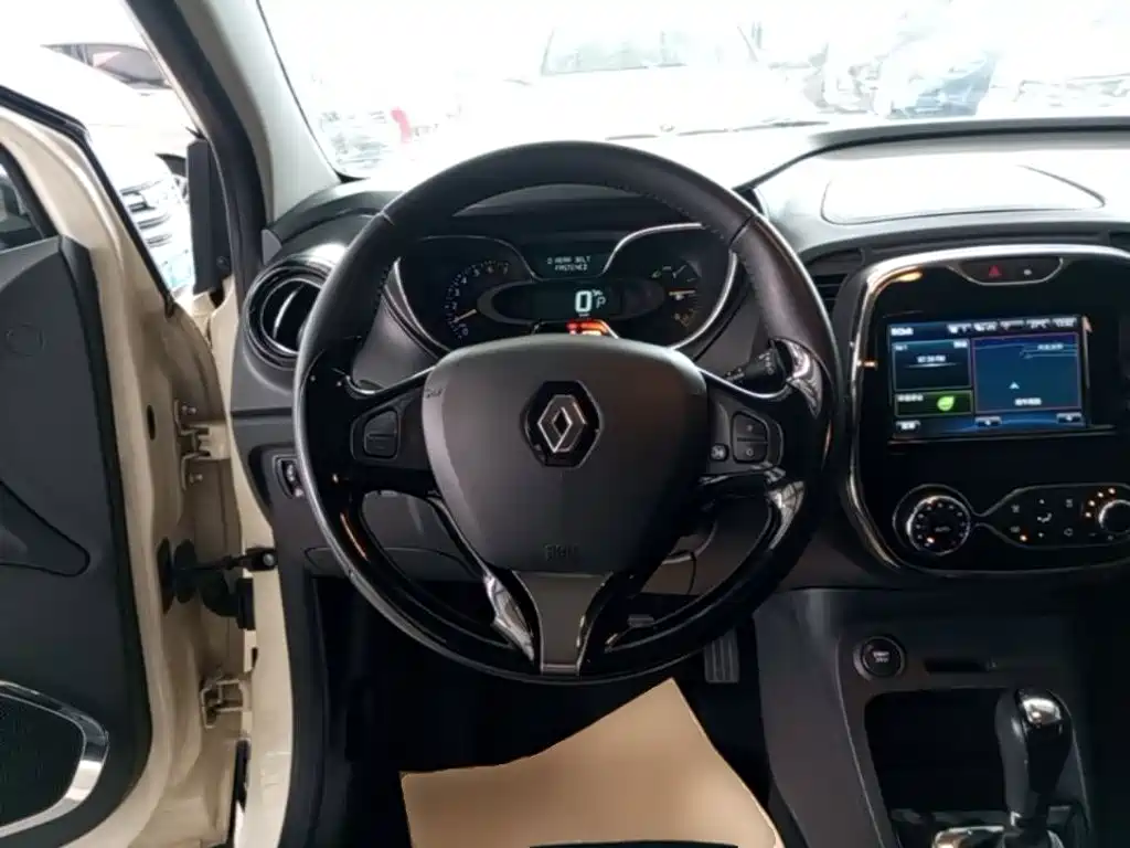 Renault Captur — миниатюра 11