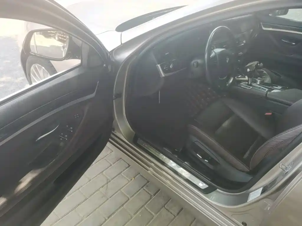 BMW 5 Series — миниатюра 16