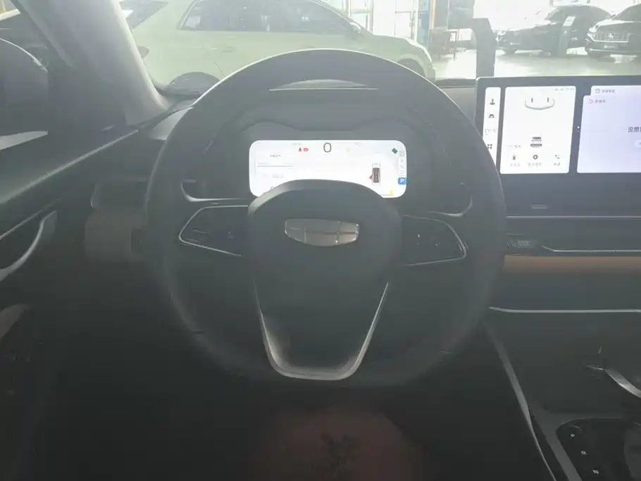 Geely Emgrand — миниатюра 15