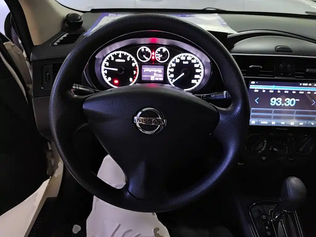 Nissan Tiida — миниатюра 11