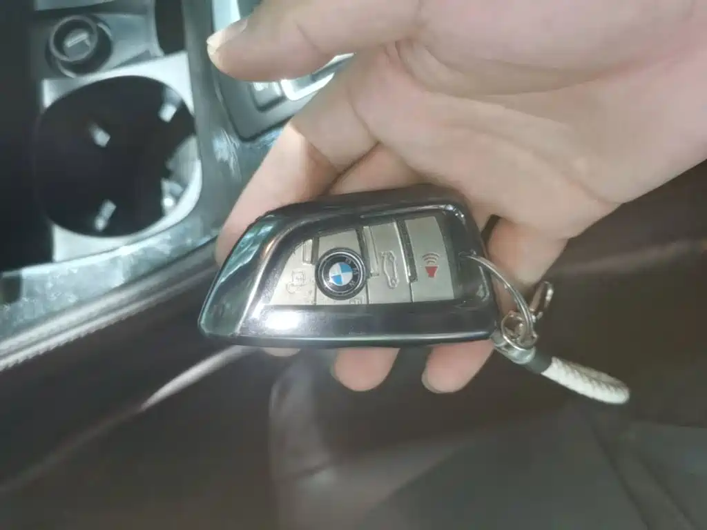 BMW 5 Series — миниатюра 9