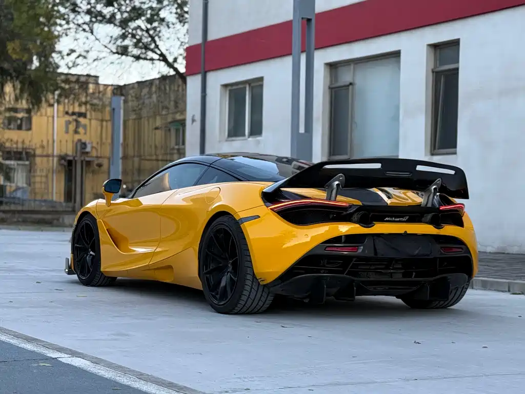MCLAREN 720S