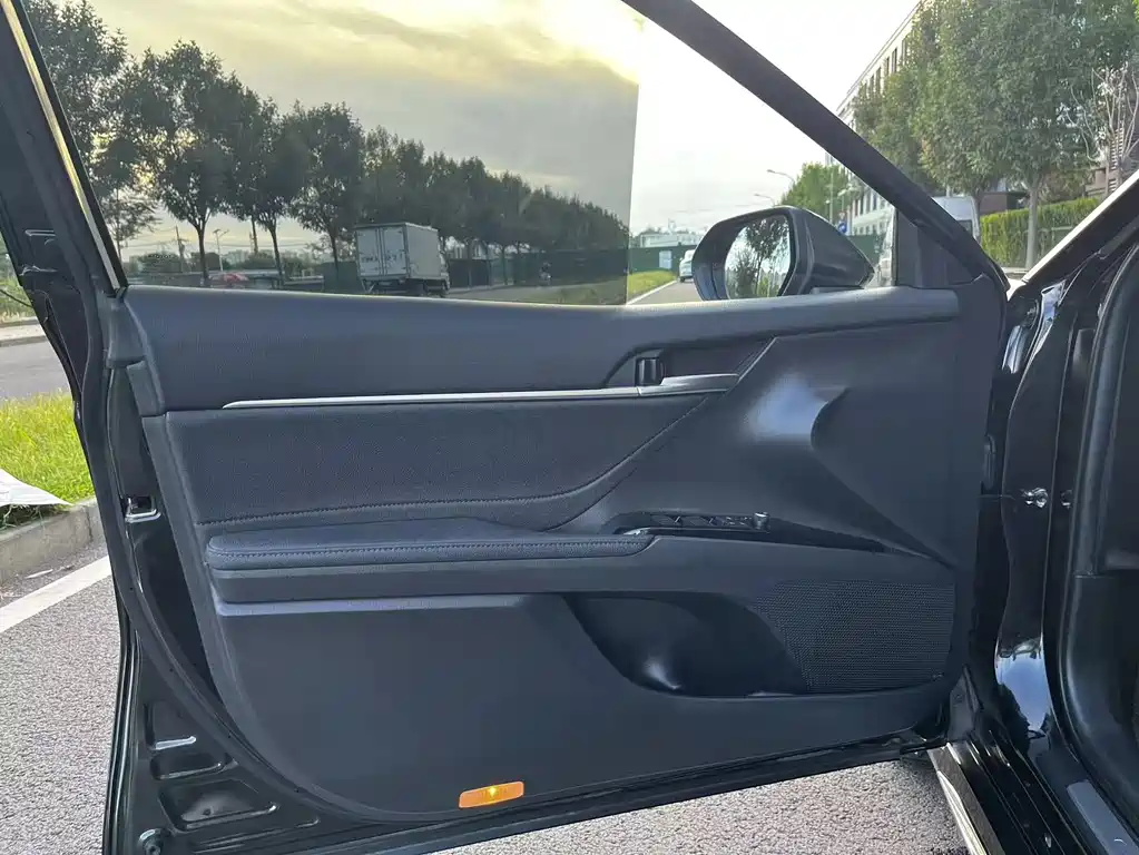 Toyota Camry — миниатюра 15