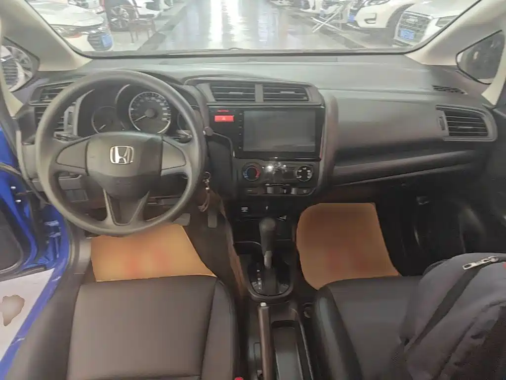 Honda Fit — миниатюра 10
