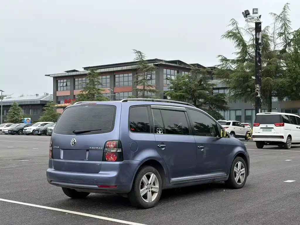 Volkswagen Touran — миниатюра 8