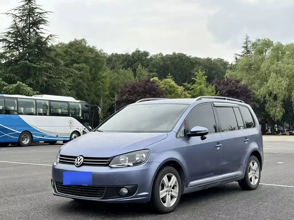 Volkswagen Touran — миниатюра 2