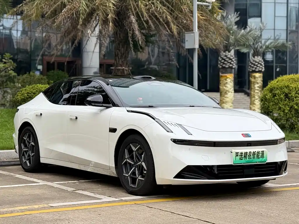 Lynk & Co 10 — миниатюра 3