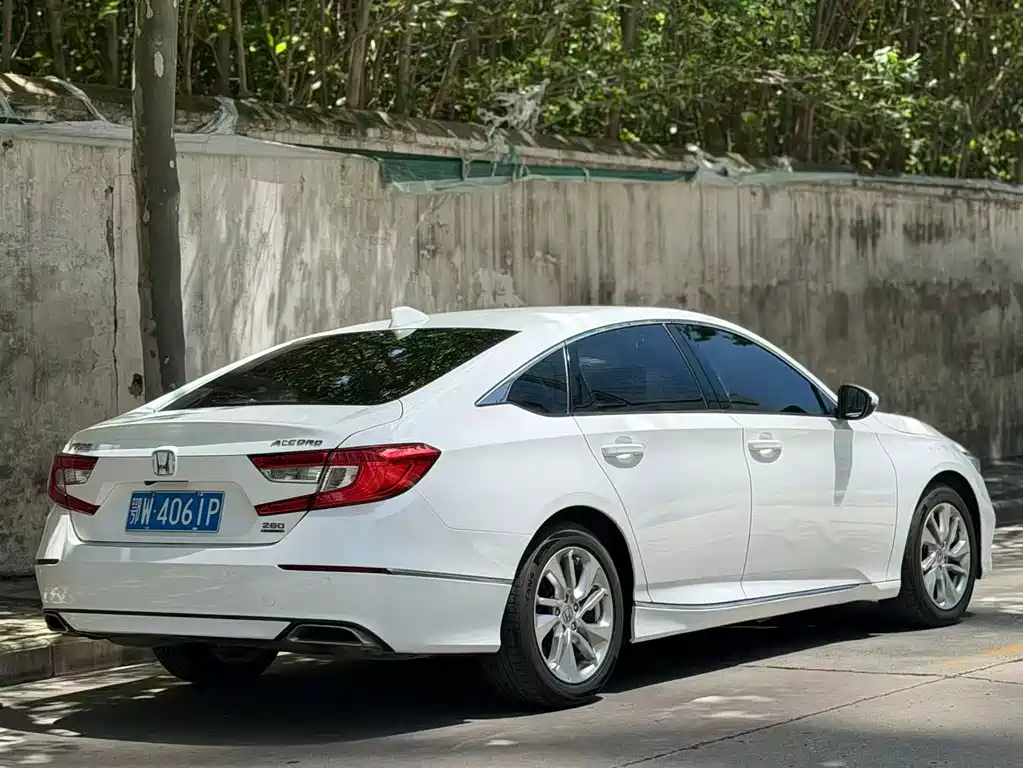 Honda Accord — миниатюра 18