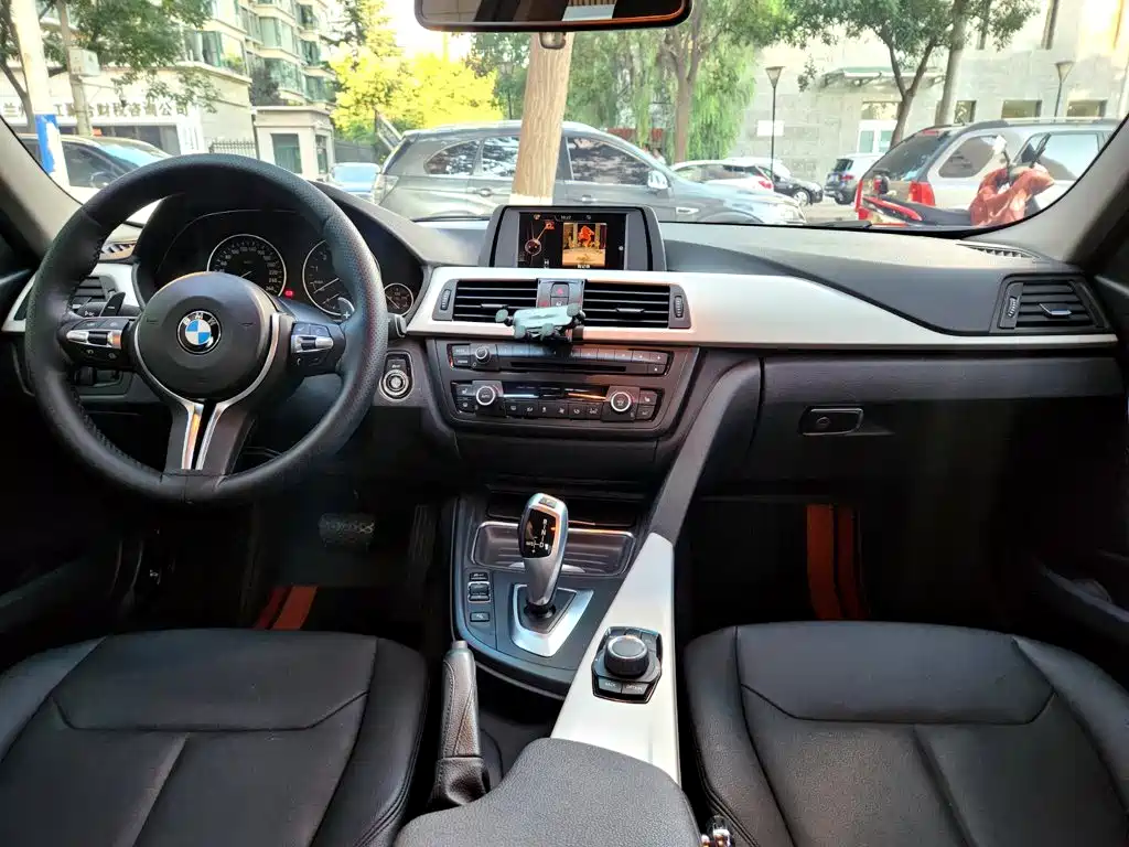 BMW 3 Series — миниатюра 10