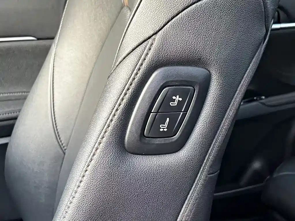 Toyota Camry — миниатюра 17
