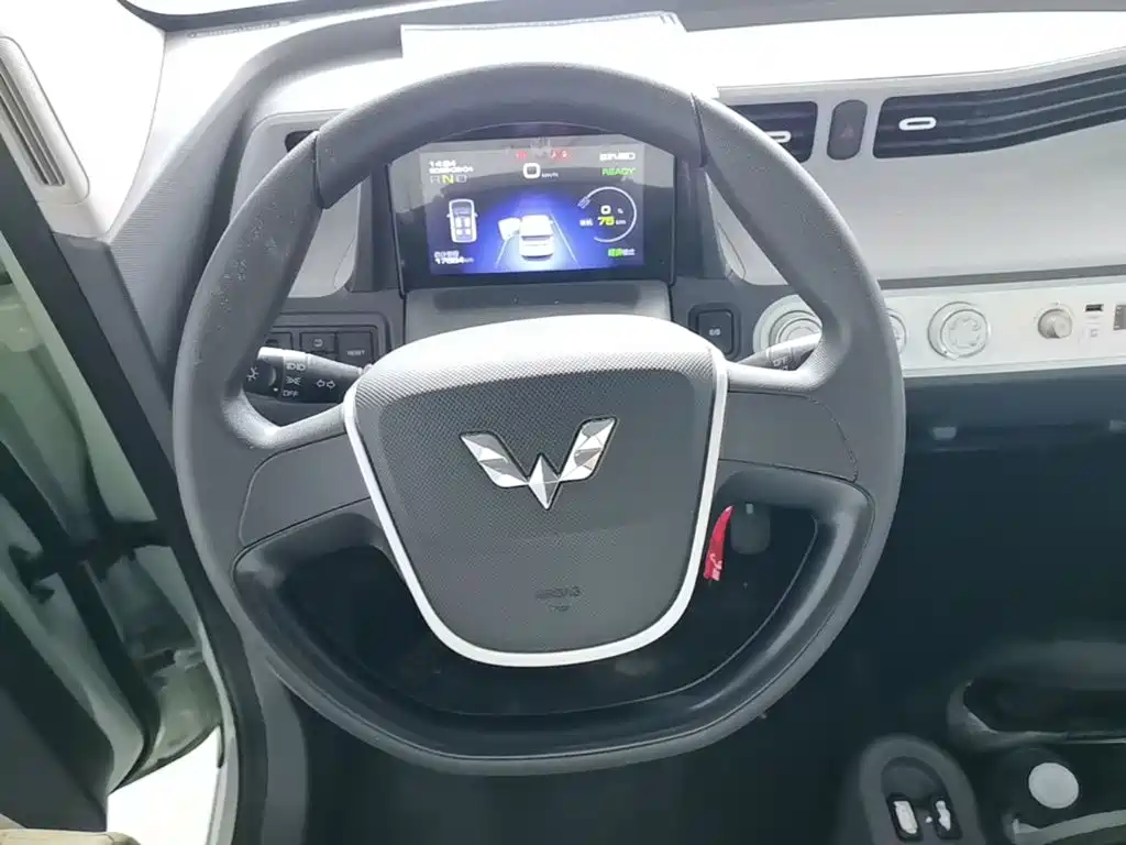 Wuling MINIEV — миниатюра 11