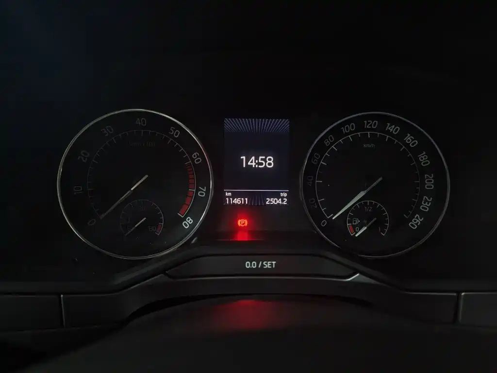 Skoda Superb — миниатюра 12