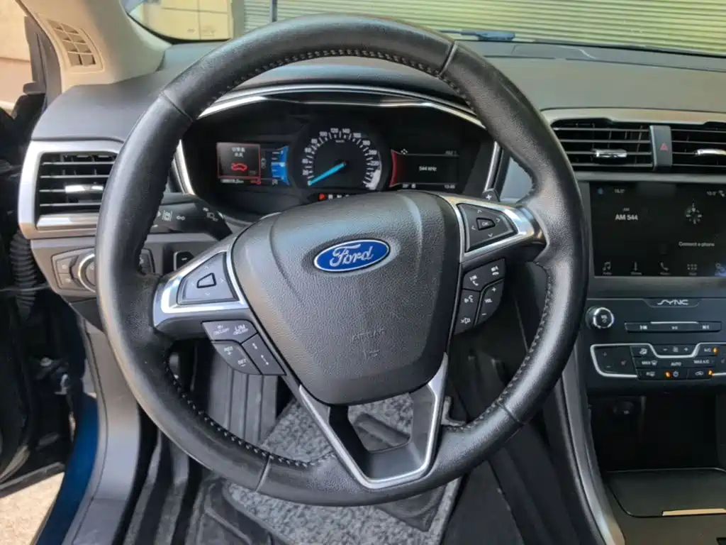 Ford Mondeo — миниатюра 11