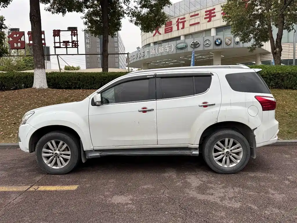 ISUZU MU X SHEPHERD RANGER