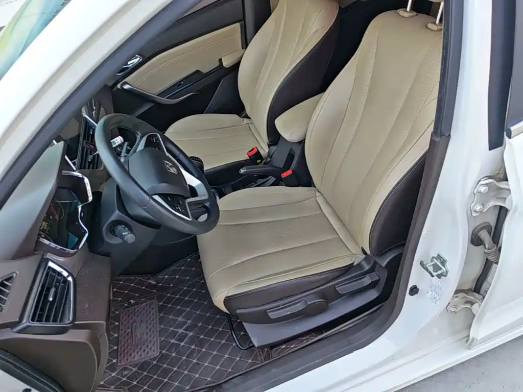 Baojun 310W — миниатюра 15