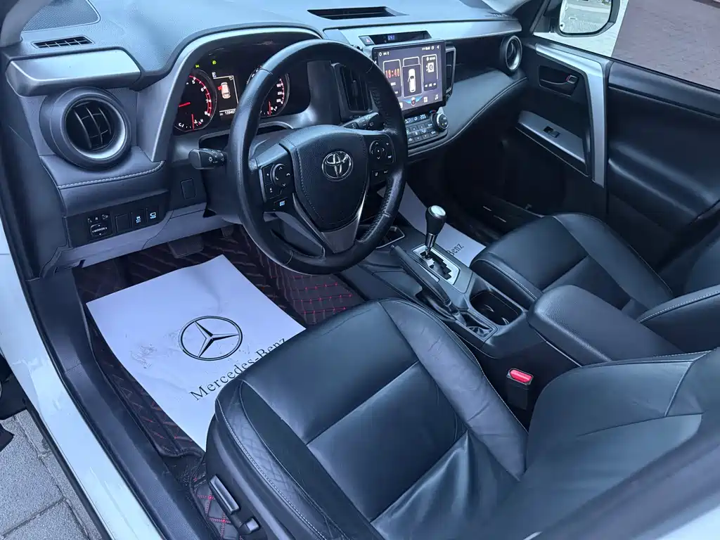 Toyota RAV4 — миниатюра 9
