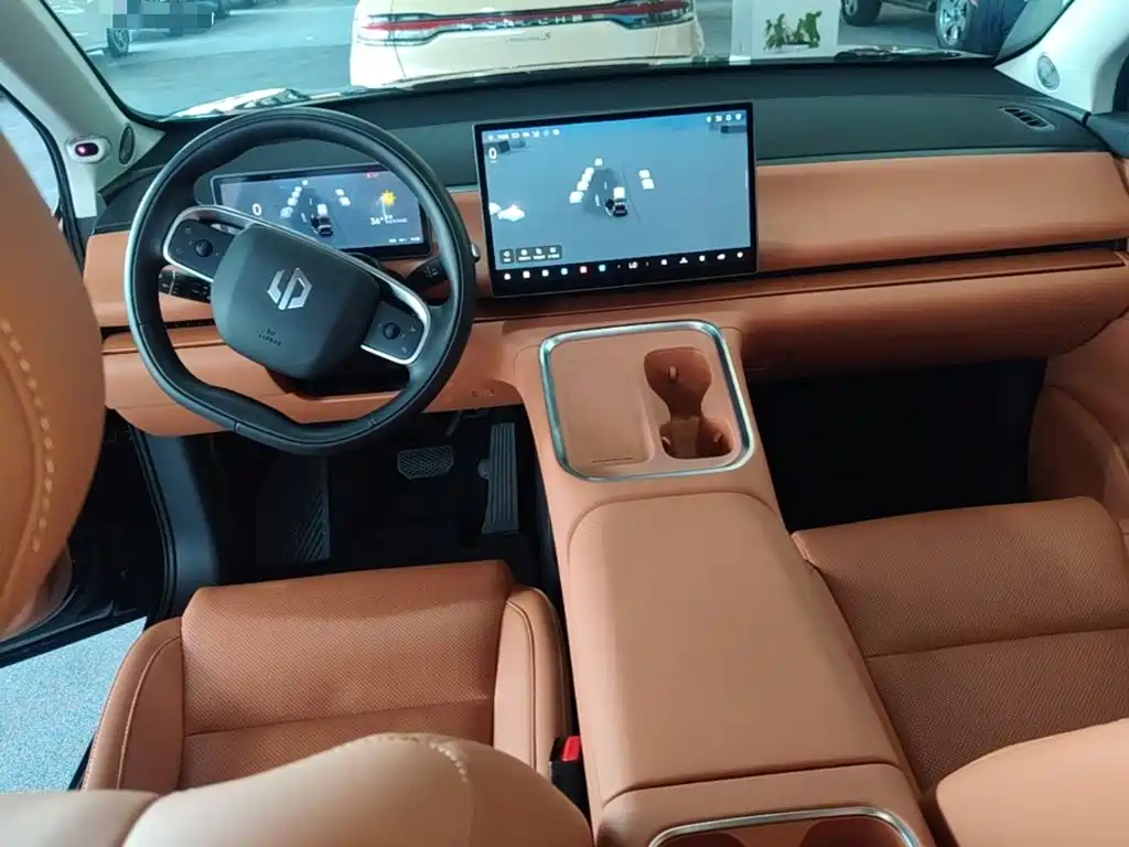 Leapmotor Leapmotor C16 — миниатюра 10